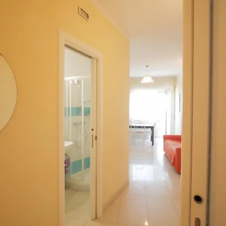 Varsavia Apartment, Fronte Mare Rif A769 아파트